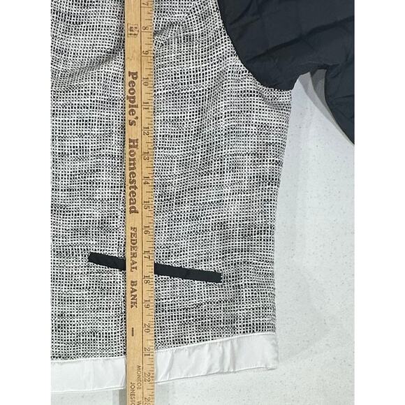 Chicos Jacket 3 or XL Black White Mixed Media Tweed Quilted Sleeves Lightweight - Picture 7 of 7
